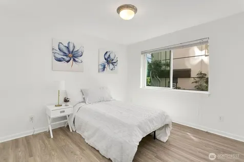 3045 20th Avenue W Seattle WA 98199