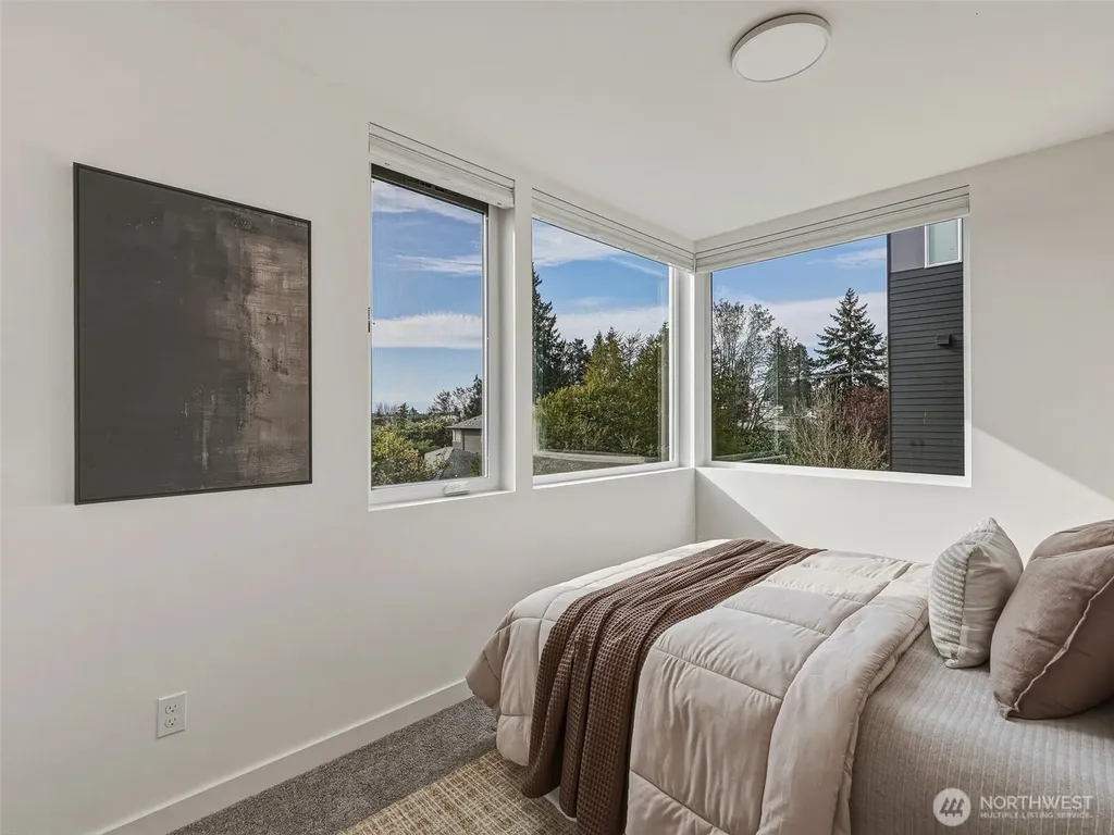 6320 41st Avenue SW Seattle WA 98136