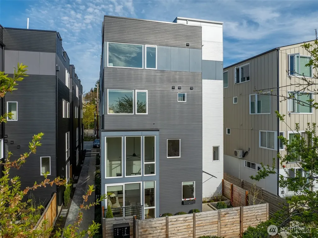 6320 41st Avenue SW Seattle WA 98136