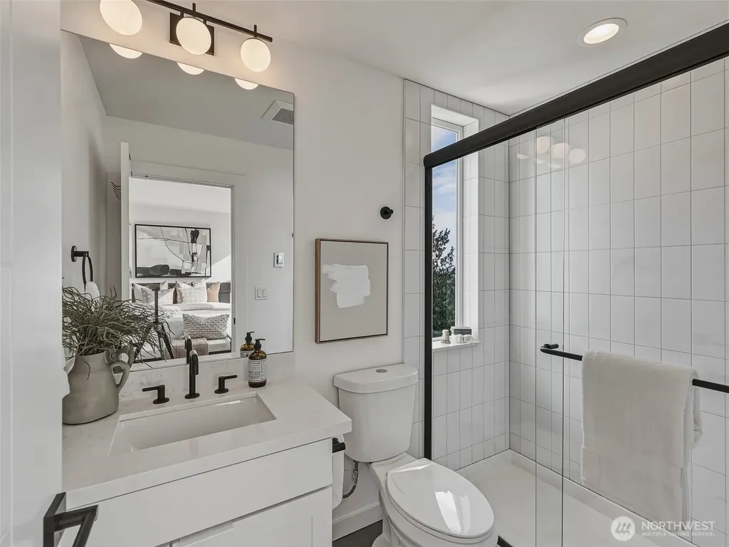6320 41st Avenue SW Seattle WA 98136