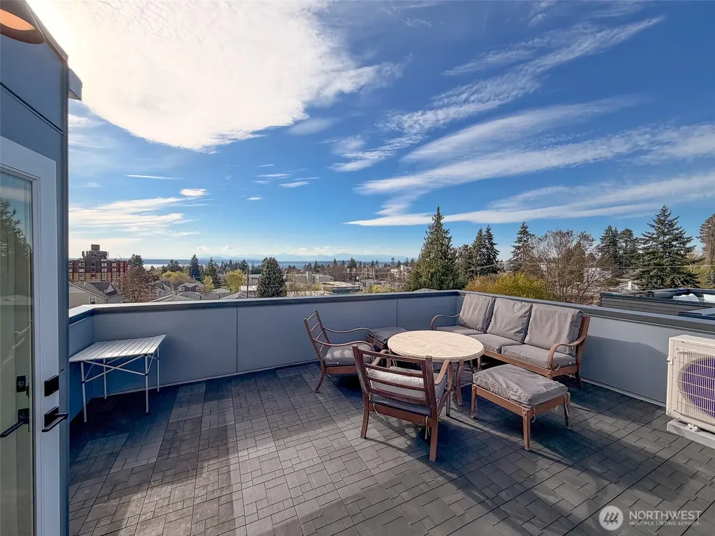 6320 41st Avenue SW Seattle WA 98136