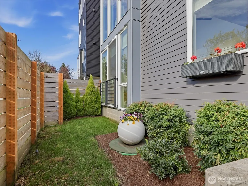 6320 41st Avenue SW Seattle WA 98136