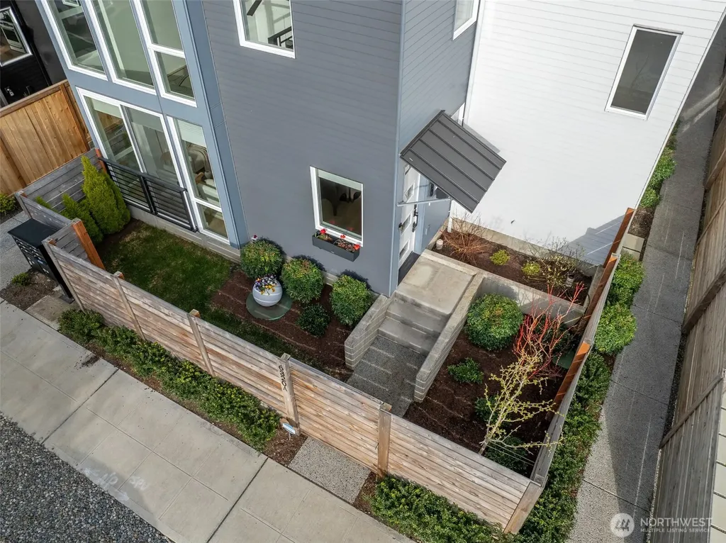 6320 41st Avenue SW Seattle WA 98136