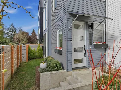 6320 41st Avenue SW Seattle WA 98136