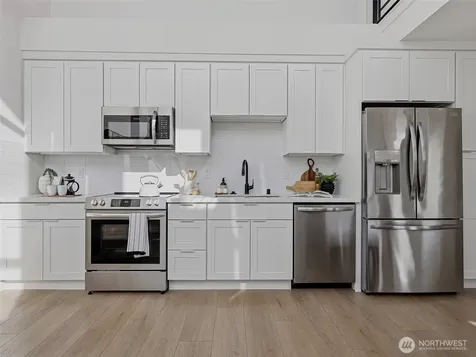 6320 41st Avenue SW Seattle WA 98136