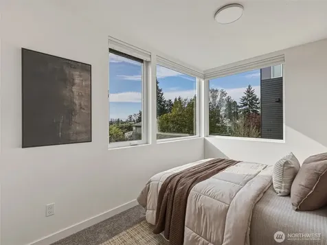 6320 41st Avenue SW Seattle WA 98136