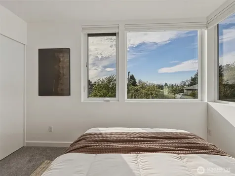 6320 41st Avenue SW Seattle WA 98136