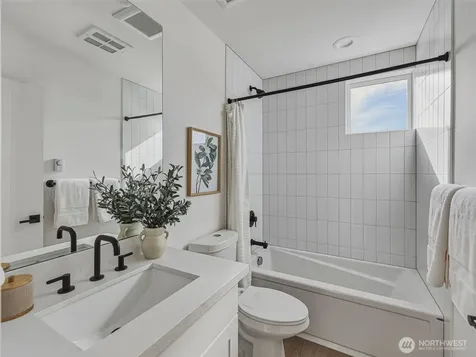 6320 41st Avenue SW Seattle WA 98136