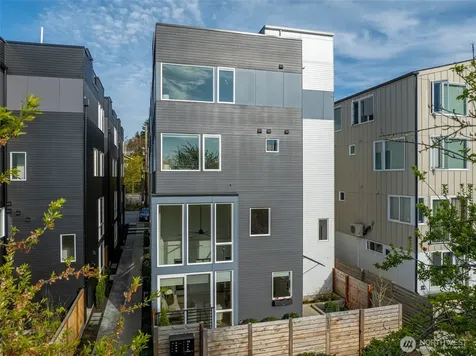 6320 41st Avenue SW Seattle WA 98136