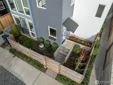 6320 41st Avenue SW Seattle WA 98136