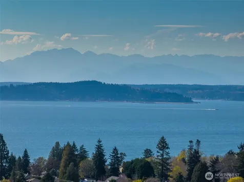 6320 41st Avenue SW Seattle WA 98136