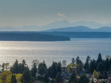 6320 41st Avenue SW Seattle WA 98136
