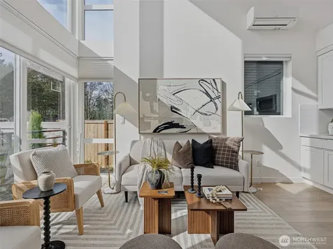6320 41st Avenue SW Seattle WA 98136