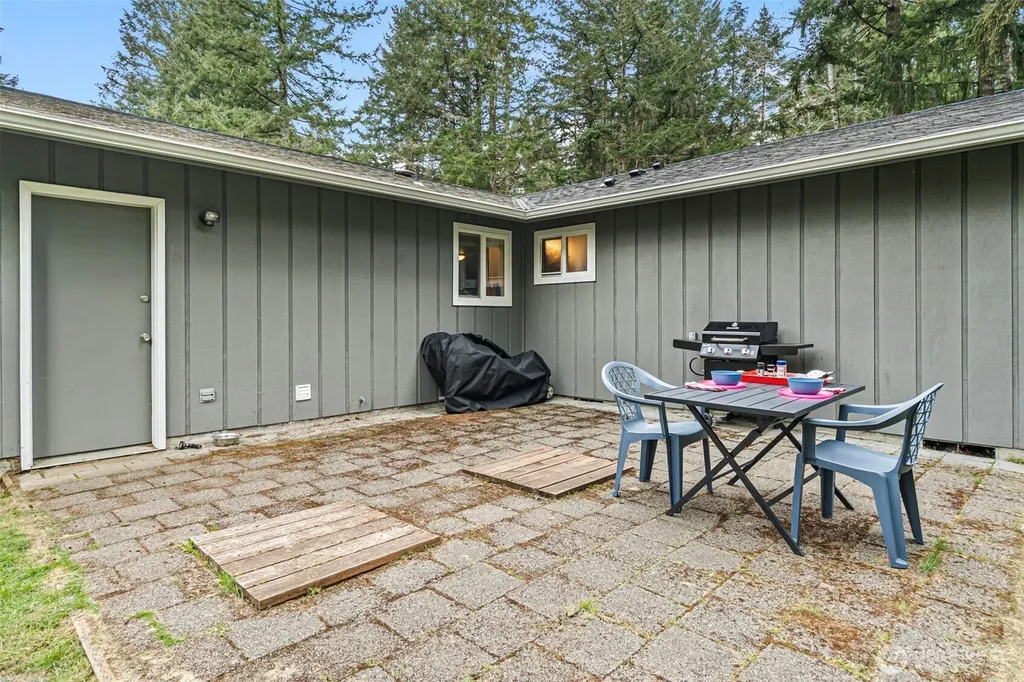 161 E Barnsby Place Shelton WA 98584