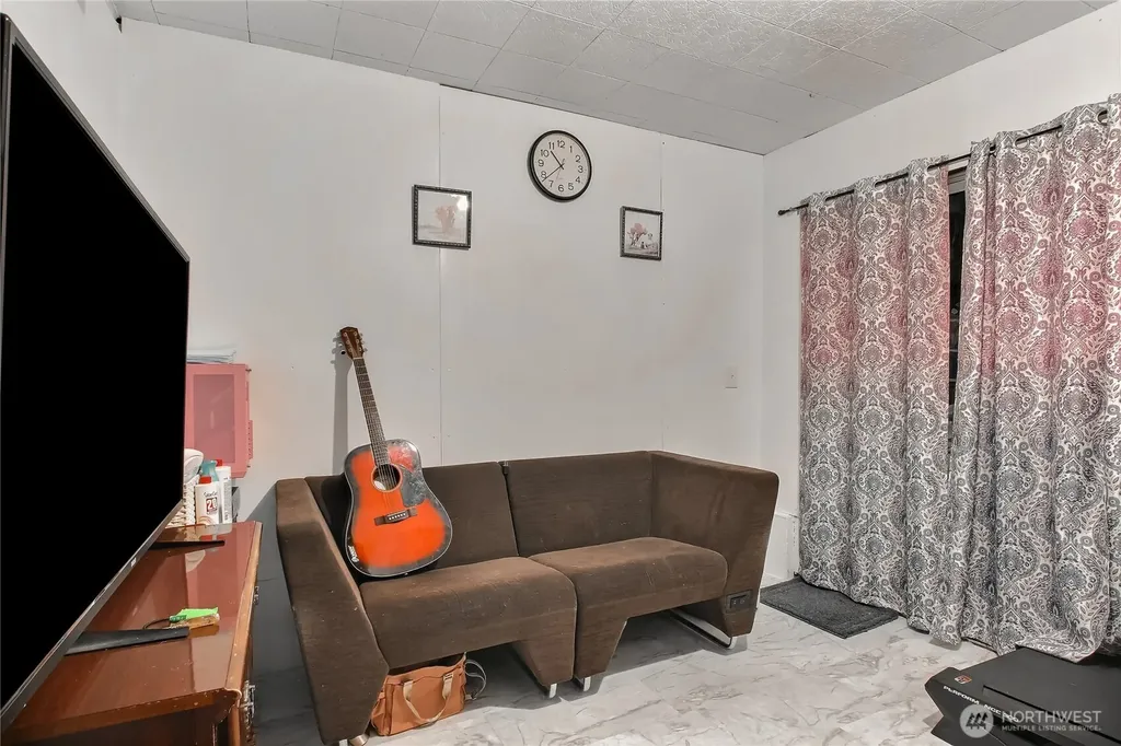 4560 34th Avenue S Seattle WA 98118