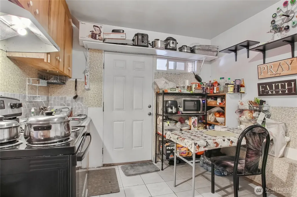 4560 34th Avenue S Seattle WA 98118