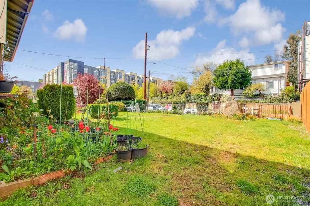 4560 34th Avenue S Seattle WA 98118
