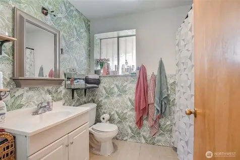 4560 34th Avenue S Seattle WA 98118