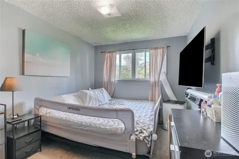 4560 34th Avenue S Seattle WA 98118