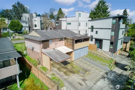 4560 34th Avenue S Seattle WA 98118