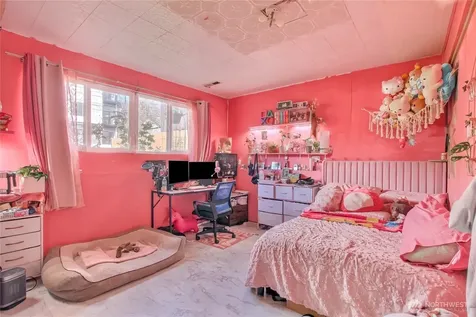 4560 34th Avenue S Seattle WA 98118