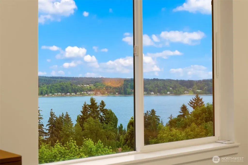 8226 Granite Drive NW Gig Harbor WA 98329