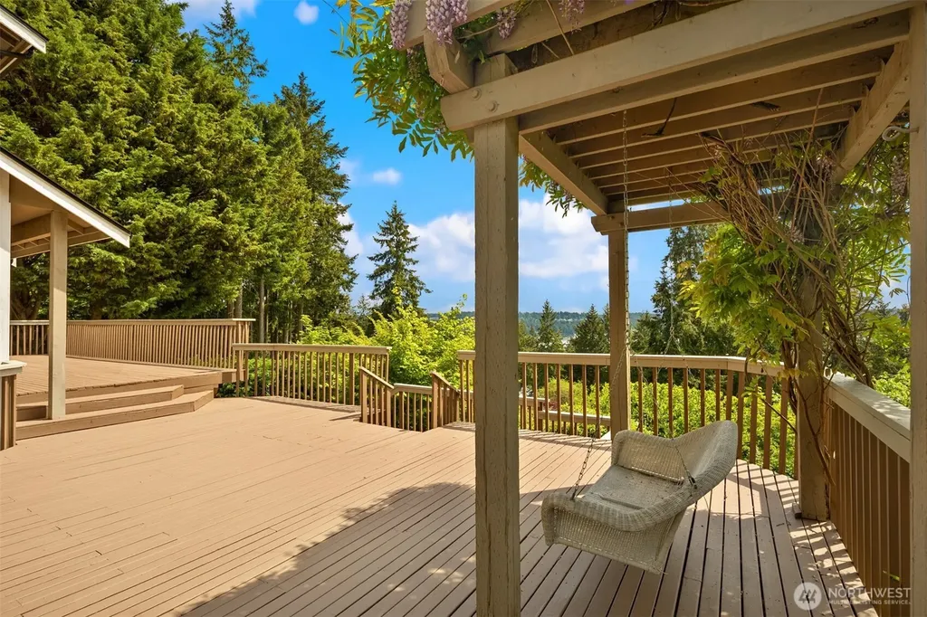 8226 Granite Drive NW Gig Harbor WA 98329