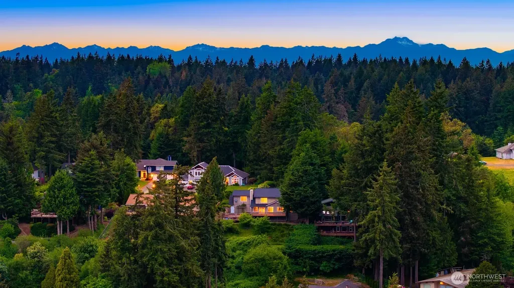 8226 Granite Drive NW Gig Harbor WA 98329