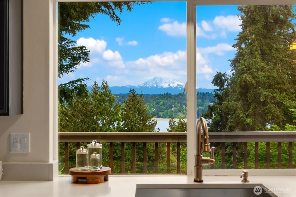 8226 Granite Drive NW Gig Harbor WA 98329