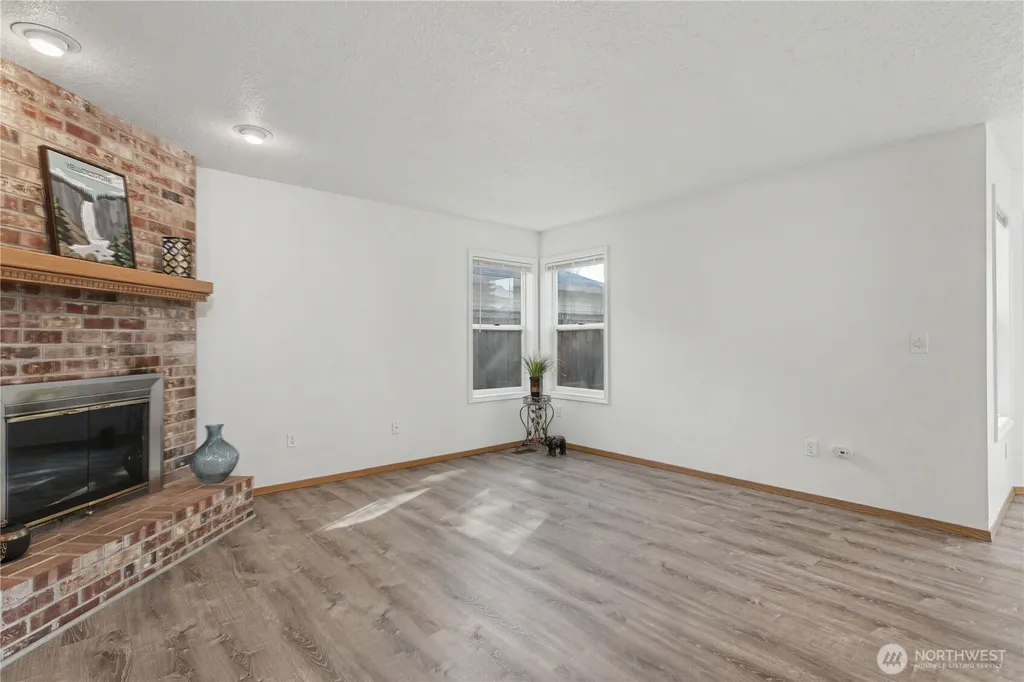1712 SE Solomon Loop Vancouver WA 98683