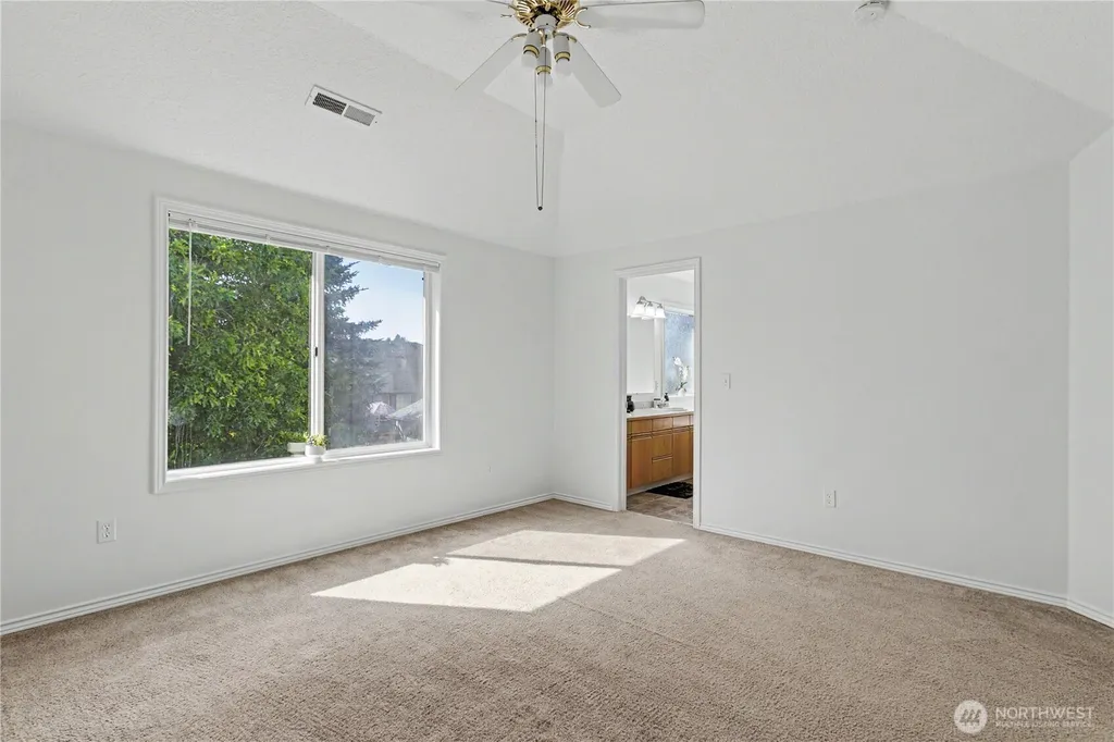 1712 SE Solomon Loop Vancouver WA 98683