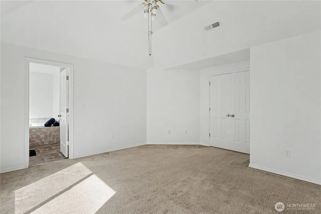 1712 SE Solomon Loop Vancouver WA 98683