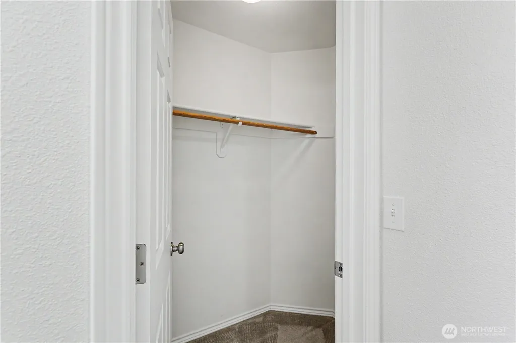 1712 SE Solomon Loop Vancouver WA 98683