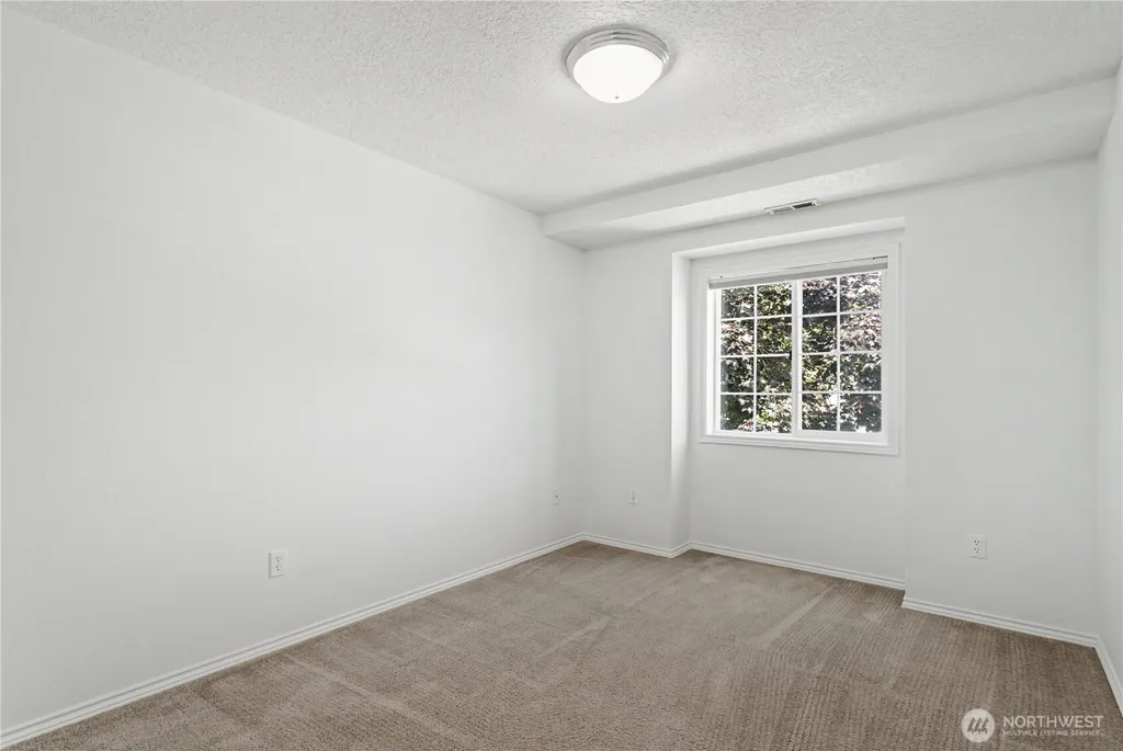 1712 SE Solomon Loop Vancouver WA 98683