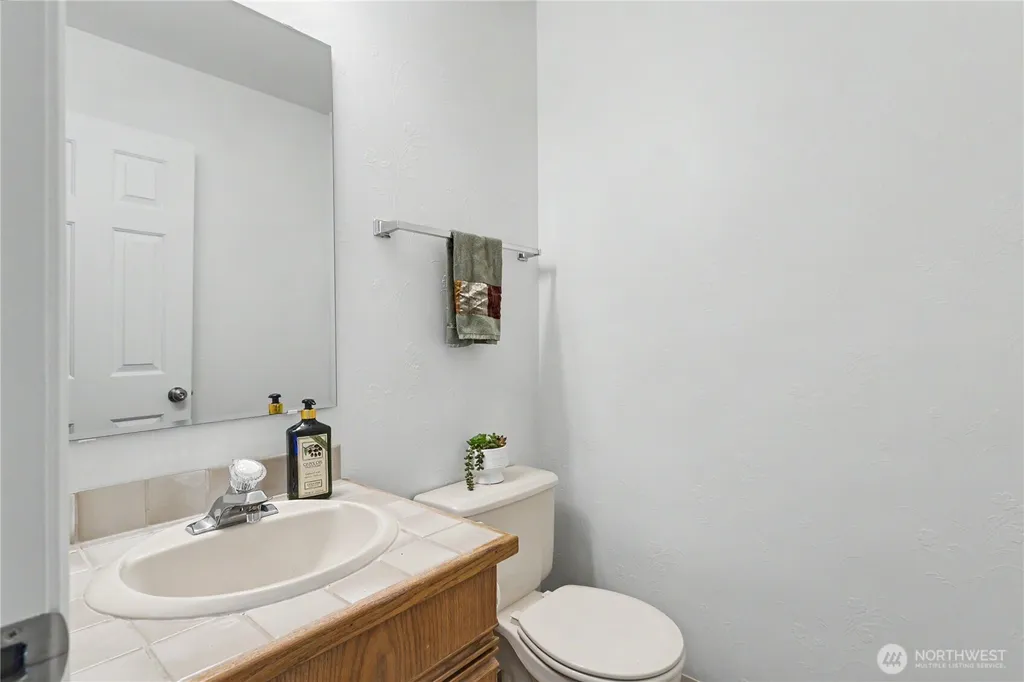 1712 SE Solomon Loop Vancouver WA 98683