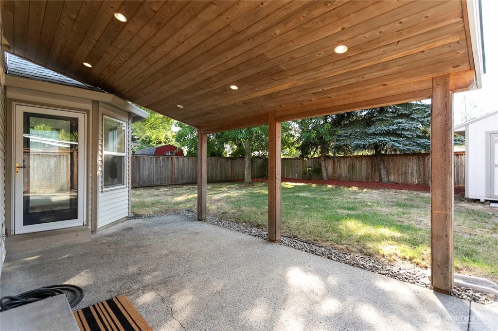 1712 SE Solomon Loop Vancouver WA 98683