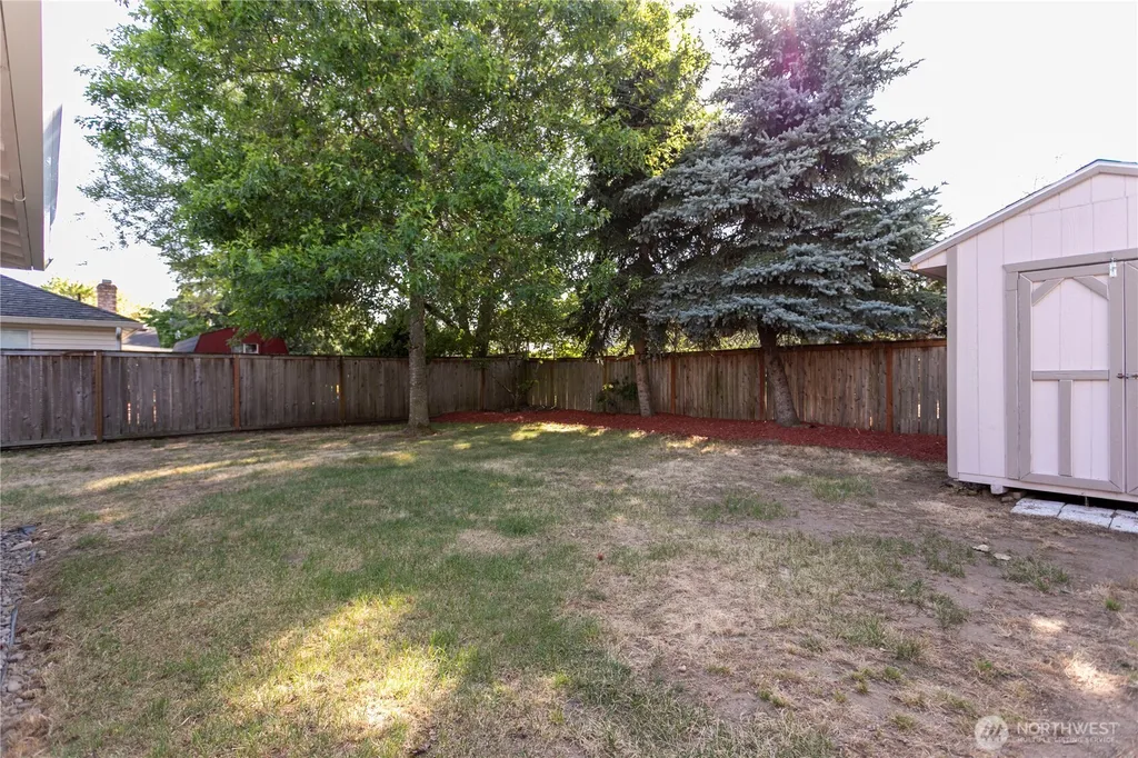 1712 SE Solomon Loop Vancouver WA 98683