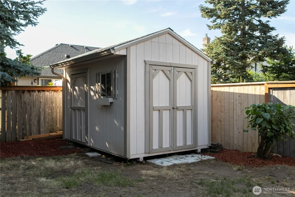 1712 SE Solomon Loop Vancouver WA 98683