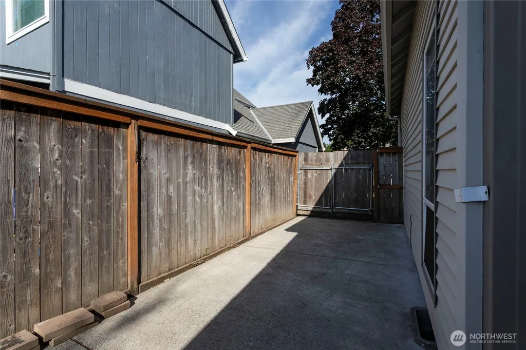 1712 SE Solomon Loop Vancouver WA 98683