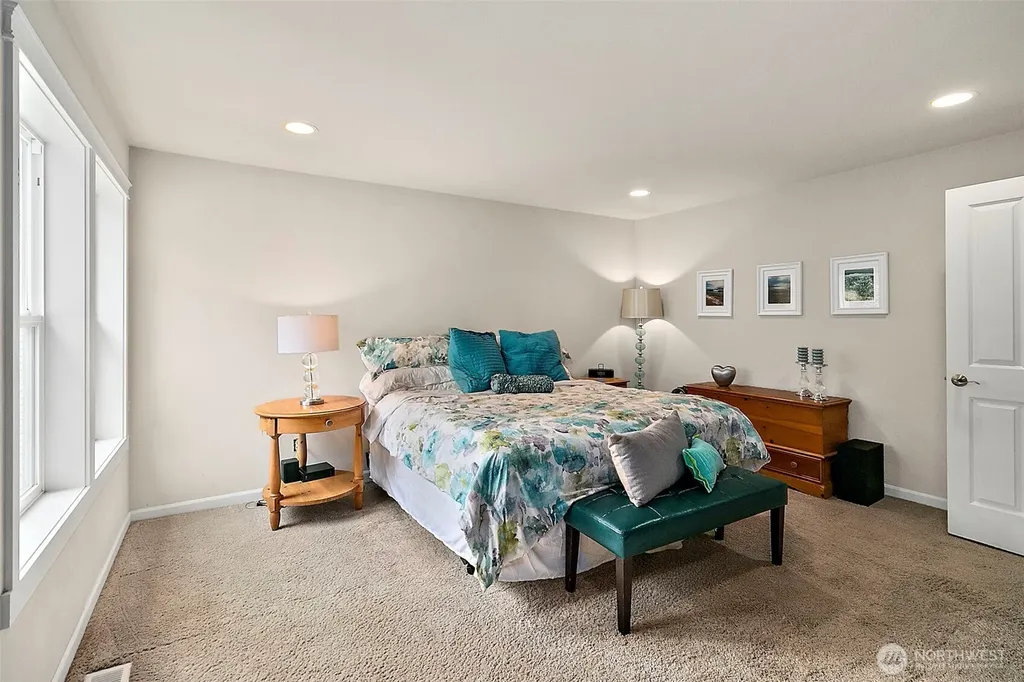 6415 Silent Creek Avenue SE Snoqualmie WA 98065