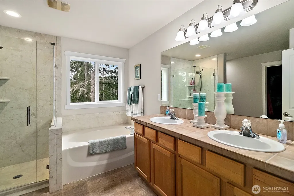 6415 Silent Creek Avenue SE Snoqualmie WA 98065