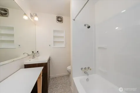 7 Harrison Street Seattle WA 98109