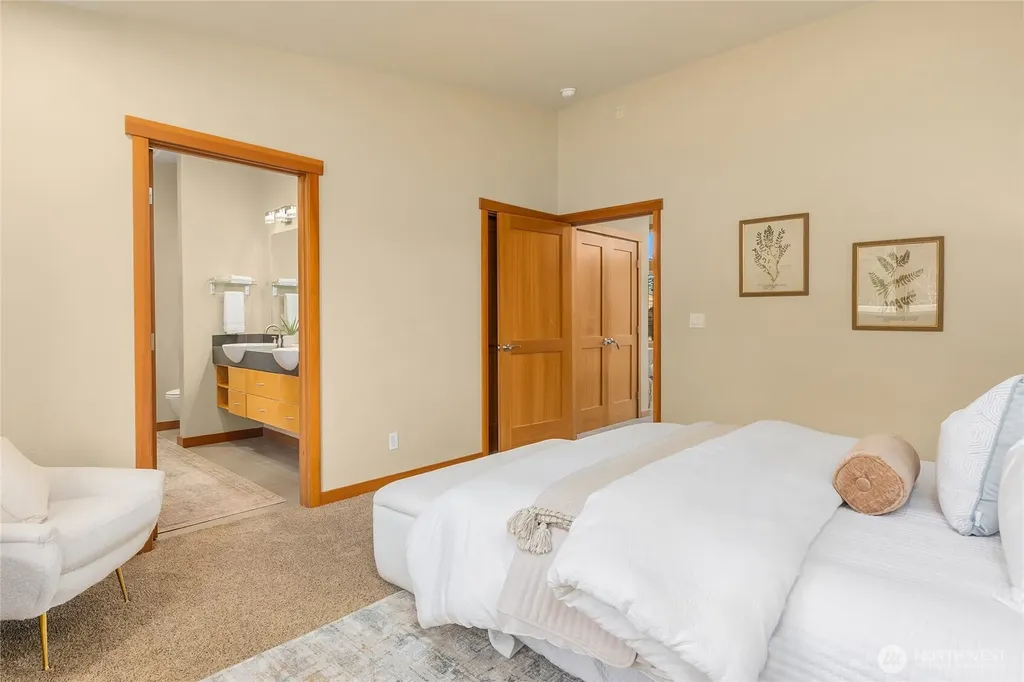 610 Vineyard Lane Bainbridge Island WA 98110