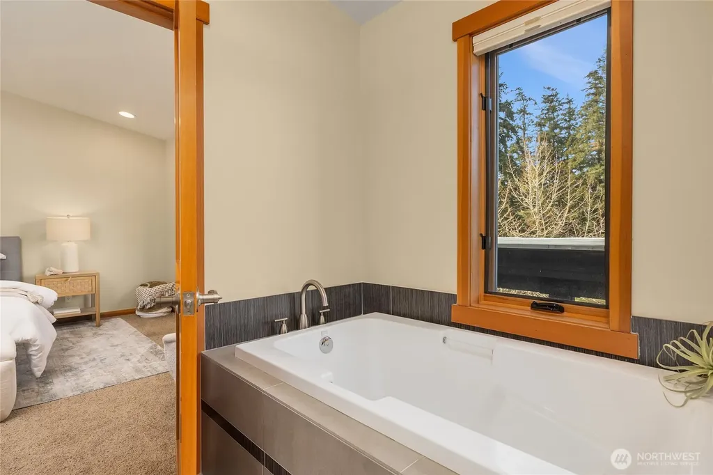 610 Vineyard Lane Bainbridge Island WA 98110