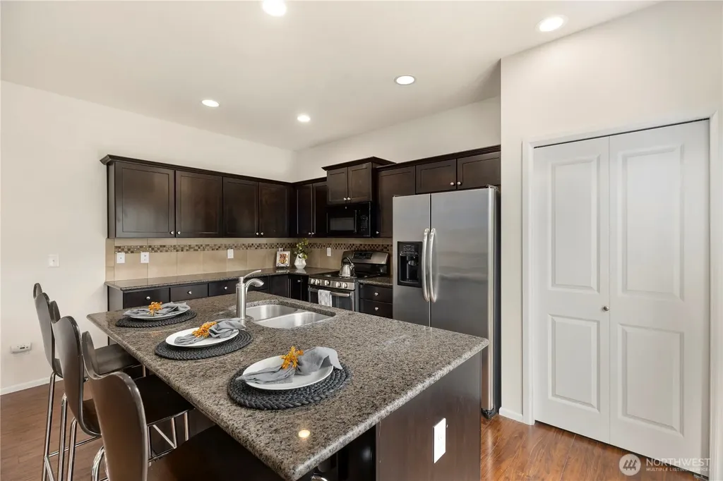3053 Eagle Loop NE Lacey WA 98516