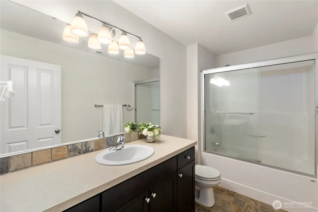 3053 Eagle Loop NE Lacey WA 98516