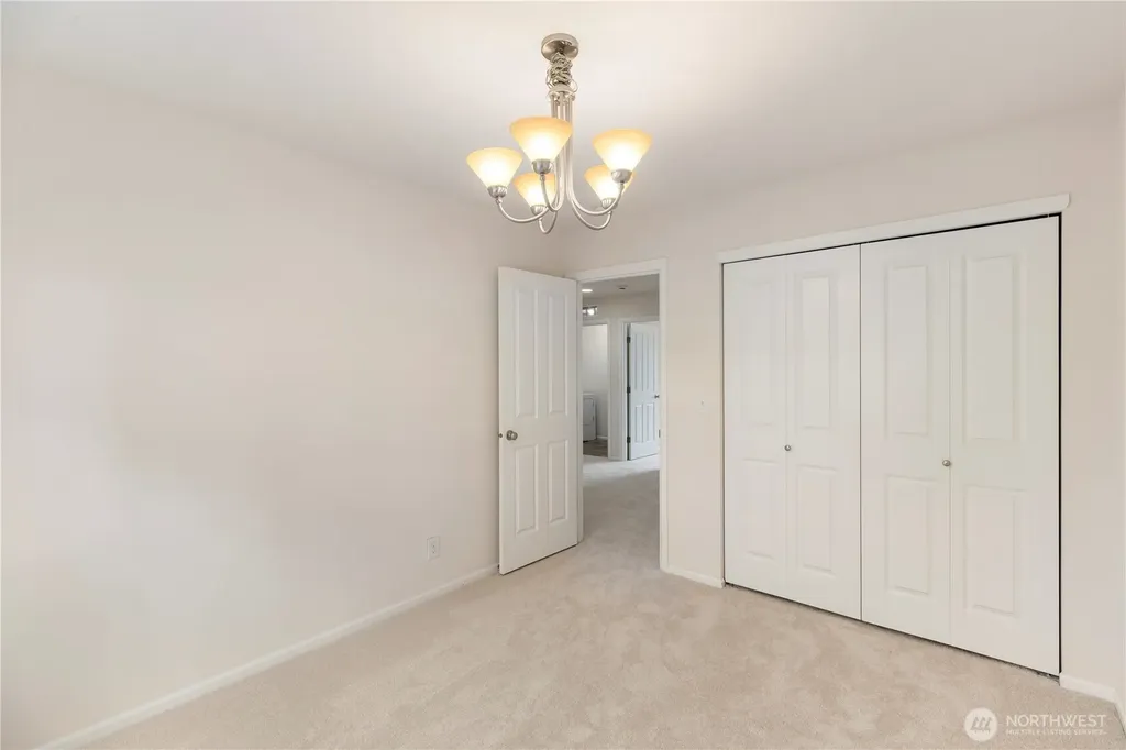 3053 Eagle Loop NE Lacey WA 98516