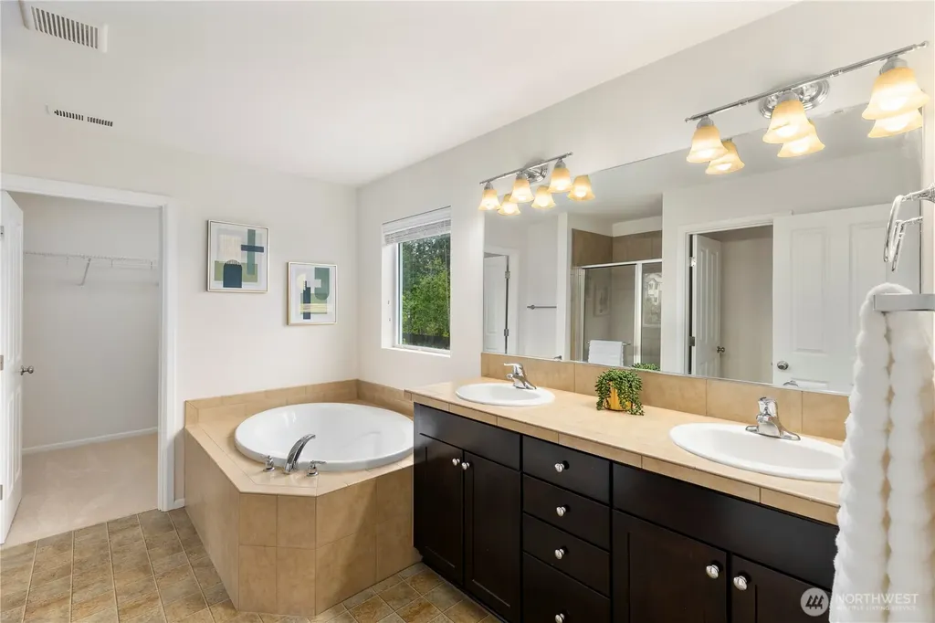 3053 Eagle Loop NE Lacey WA 98516