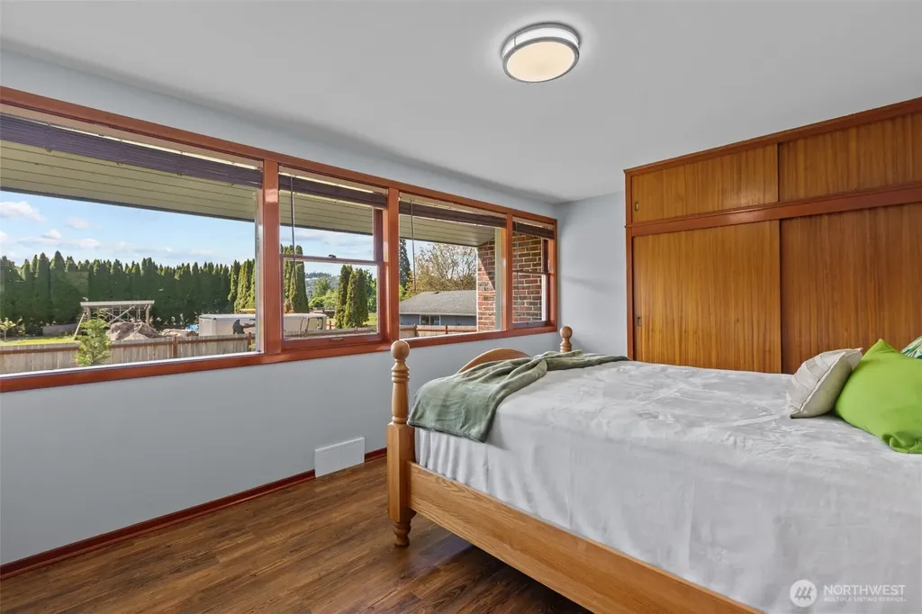 15108 74th Street E Sumner WA 98390
