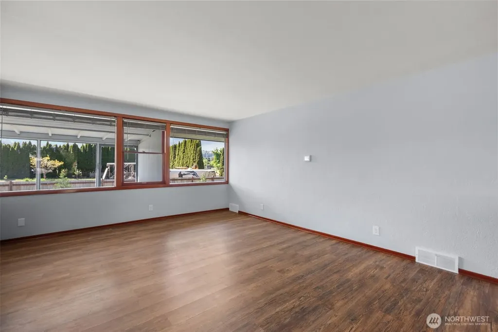 15108 74th Street E Sumner WA 98390